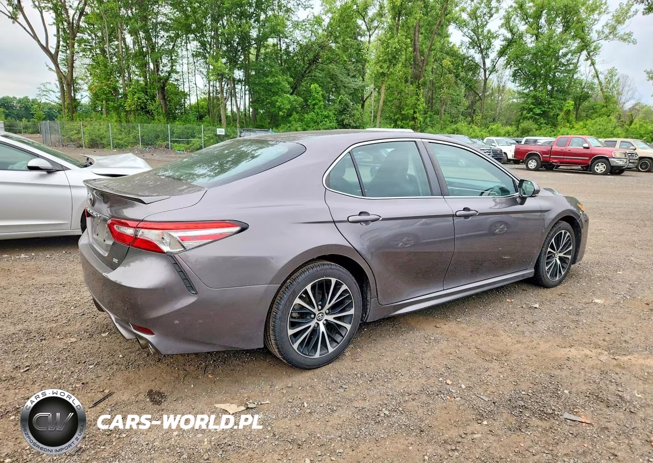 2018 Toyota Camry Se VIN:4T1B11HK4JU529958 - 3