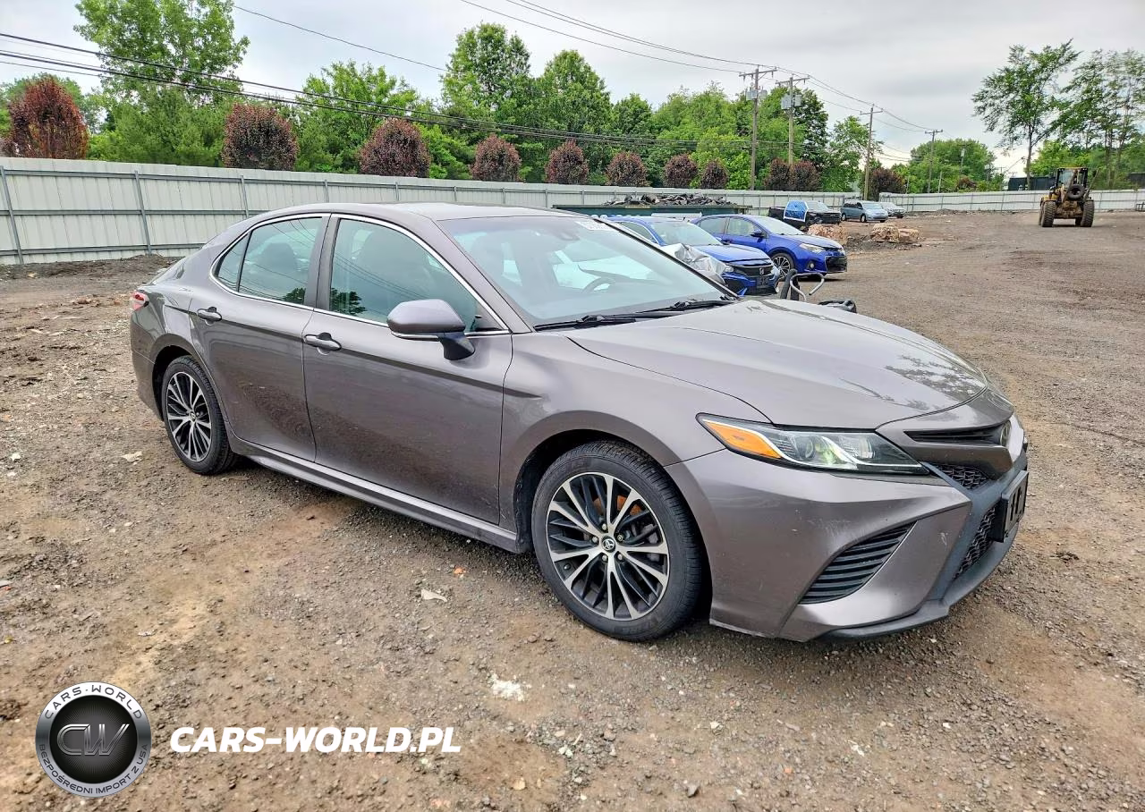 2018 Toyota Camry Se VIN:4T1B11HK4JU529958 - 4