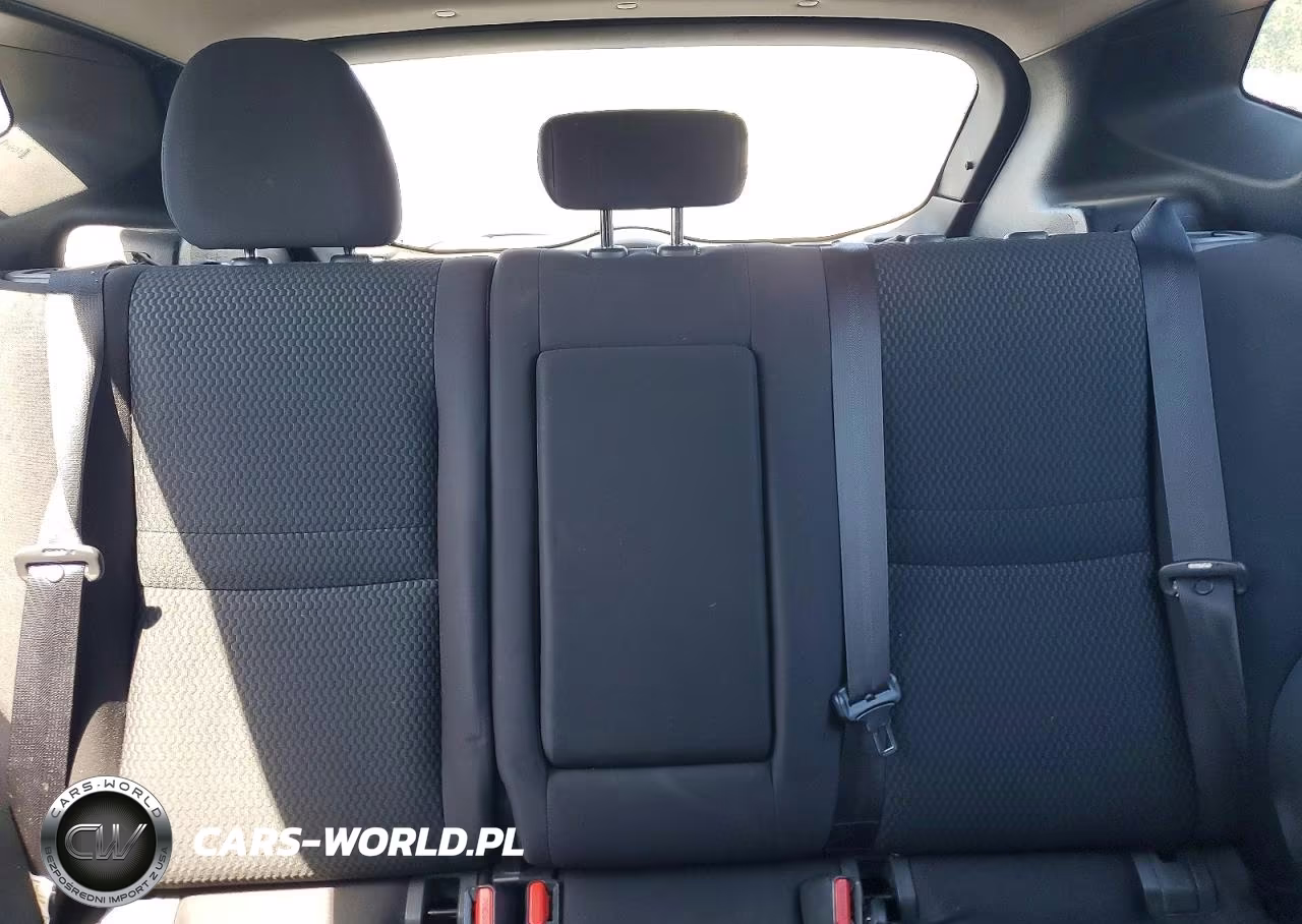 2018 Nissan Rogue Sport S VIN:JN1BJ1CP5JW195888 - 10
