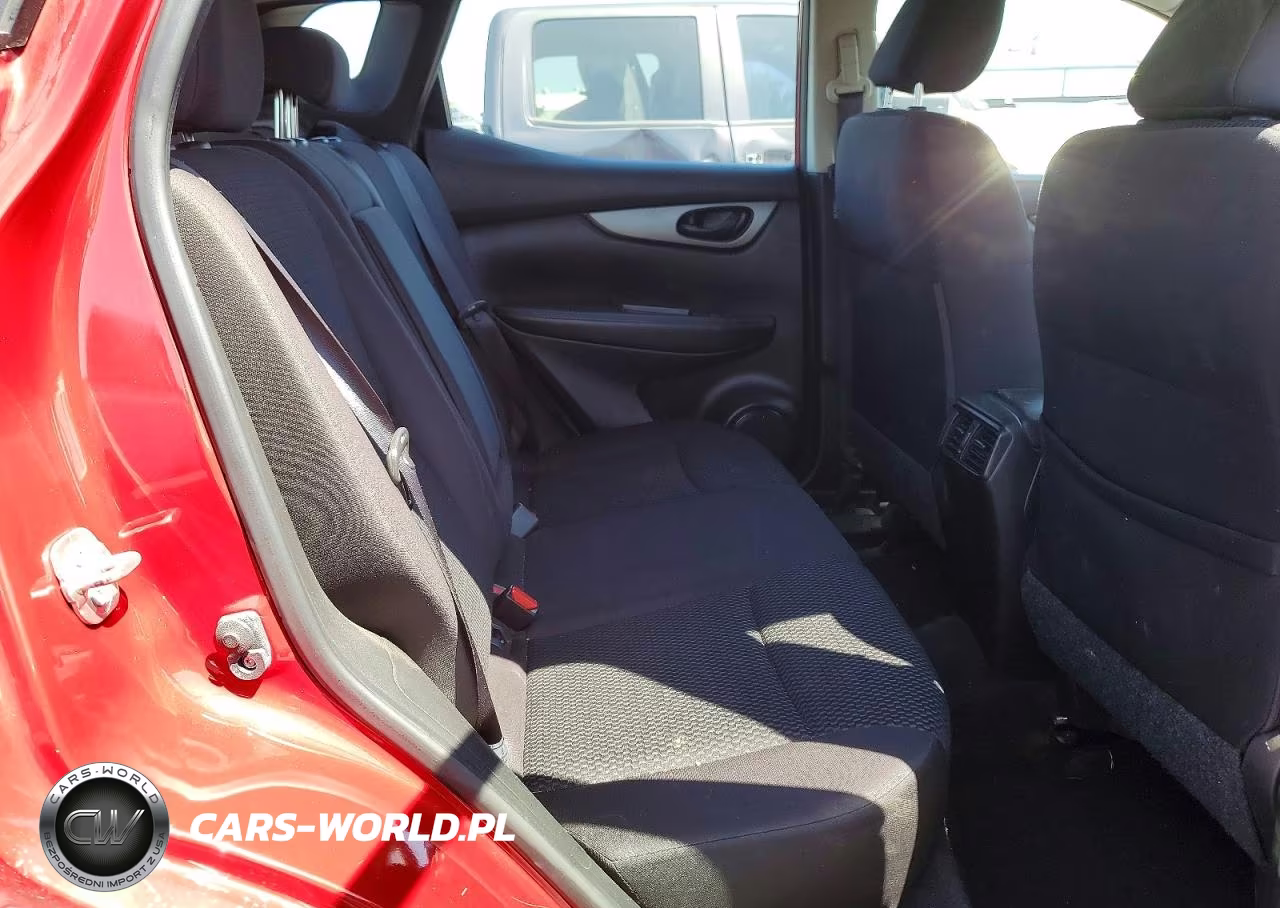 2018 Nissan Rogue Sport S VIN:JN1BJ1CP5JW195888 - 11