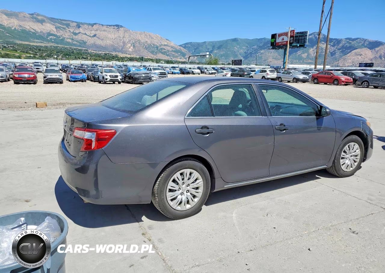 2013 Toyota Camry Le VIN:4T4BF1FK2DR281885 - 3