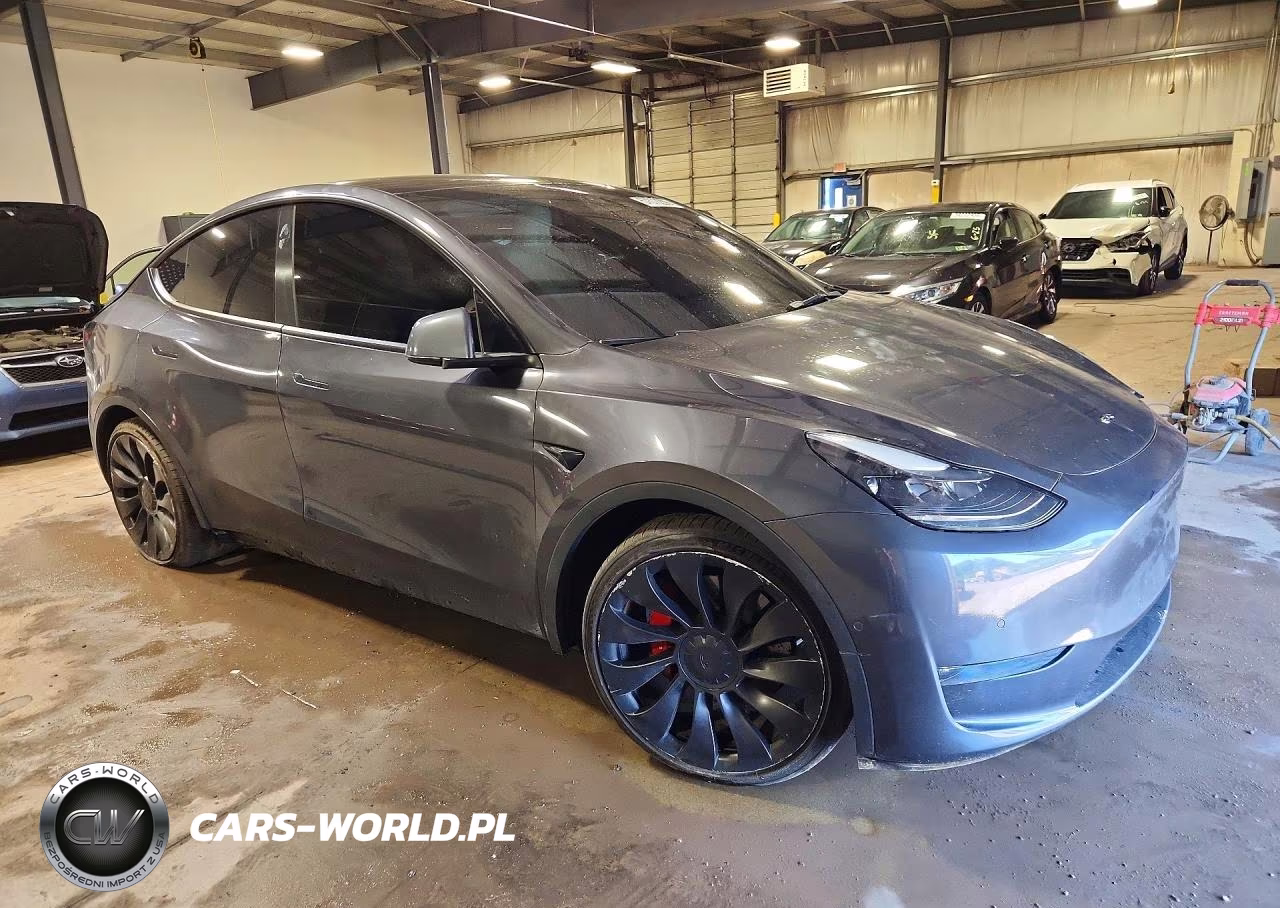 2022 Tesla Model Y VIN:7SAYGDEF9NF397660 - 4