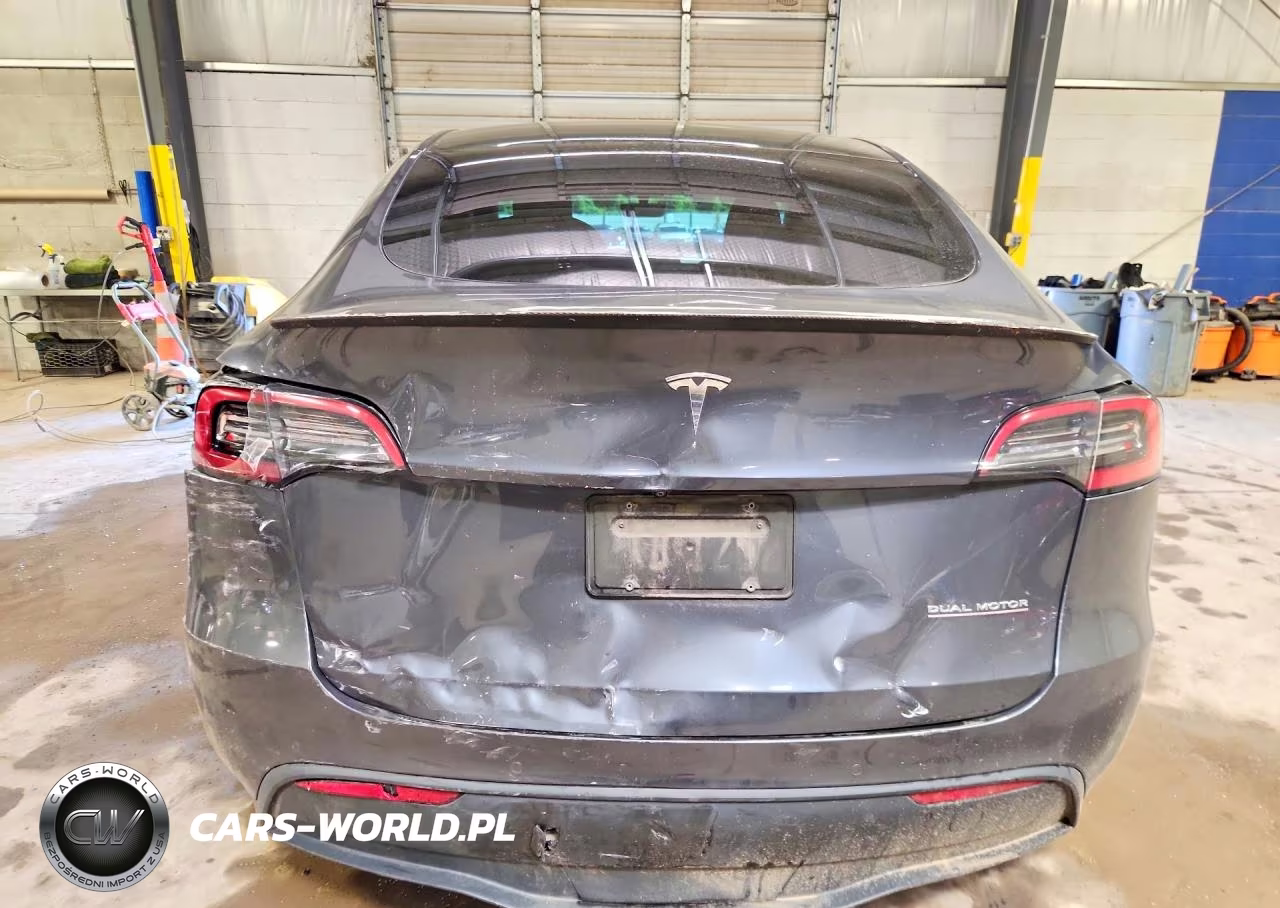2022 Tesla Model Y VIN:7SAYGDEF9NF397660 - 6