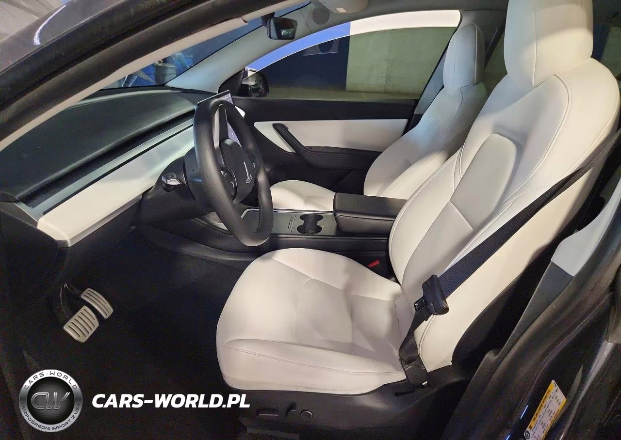 2022 Tesla Model Y VIN:7SAYGDEF9NF397660 - 7