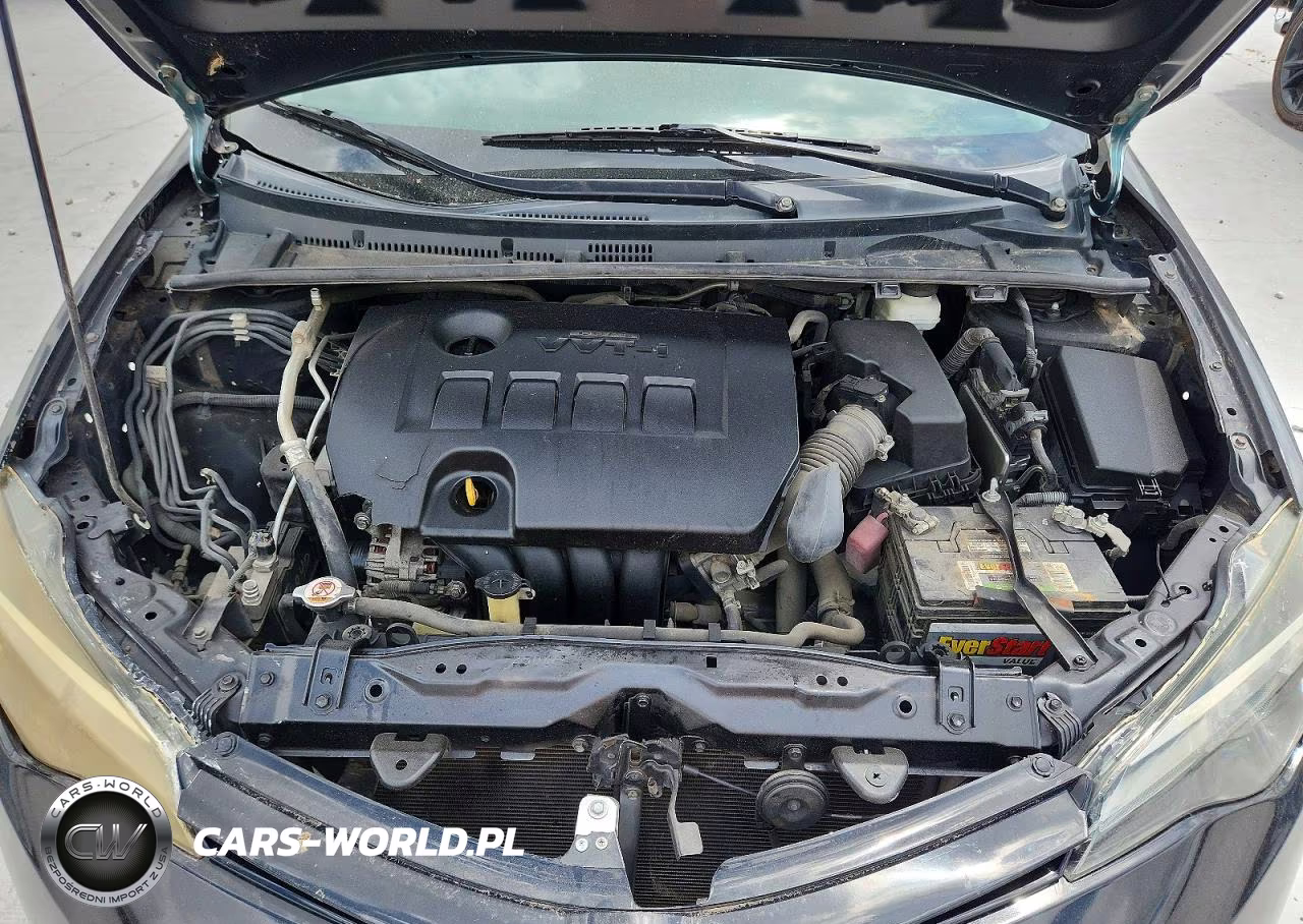 2018 Toyota Corolla Le VIN:5YFBURHE6JP755940 - 11