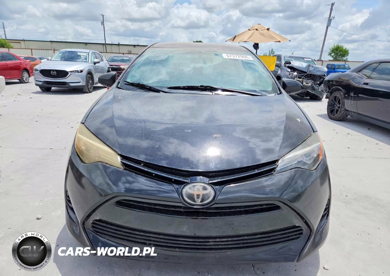 2018 Toyota Corolla Le VIN:5YFBURHE6JP755940 - 5