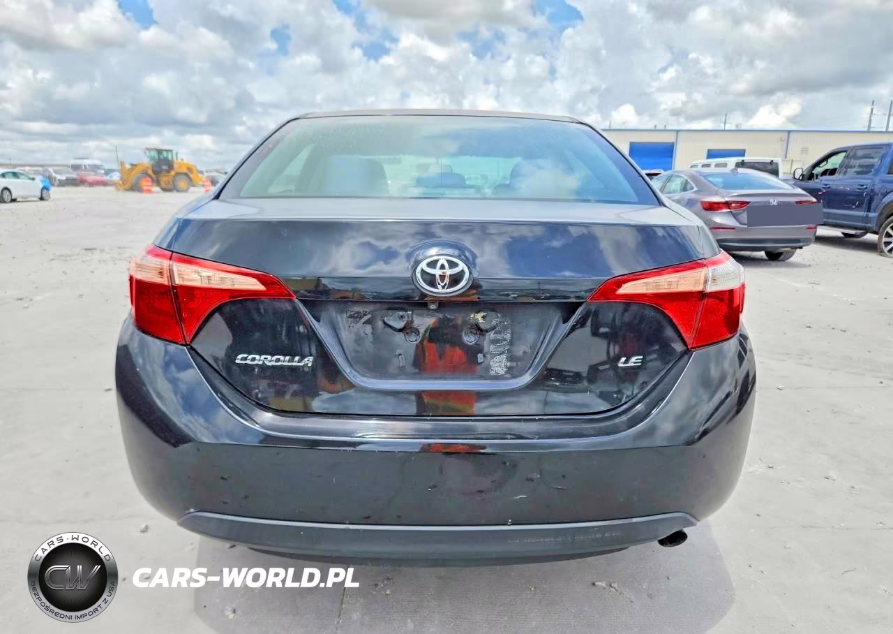 2018 Toyota Corolla Le VIN:5YFBURHE6JP755940 - 6