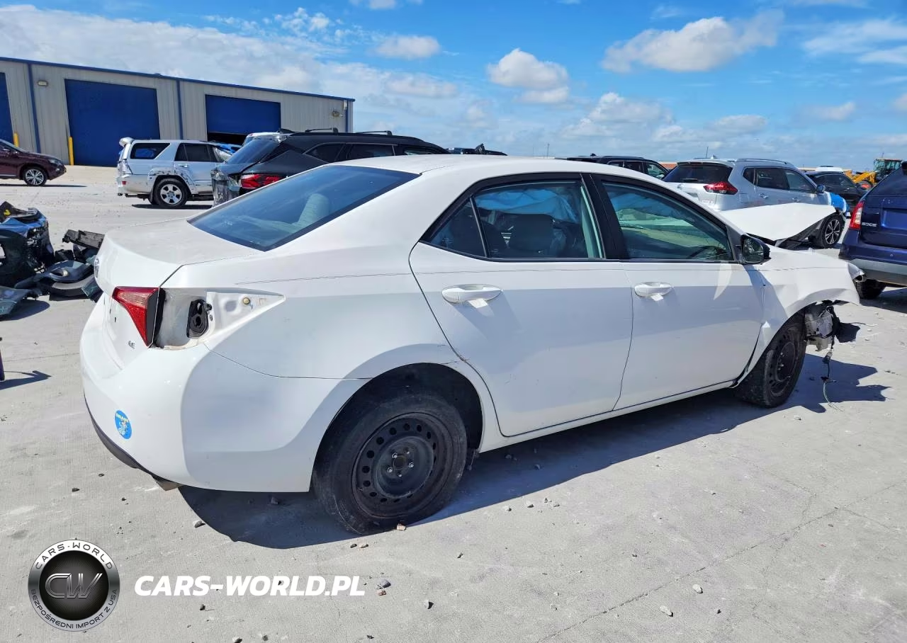 2019 Toyota Corolla Le VIN:5YFBURHE0KP908975 - 3