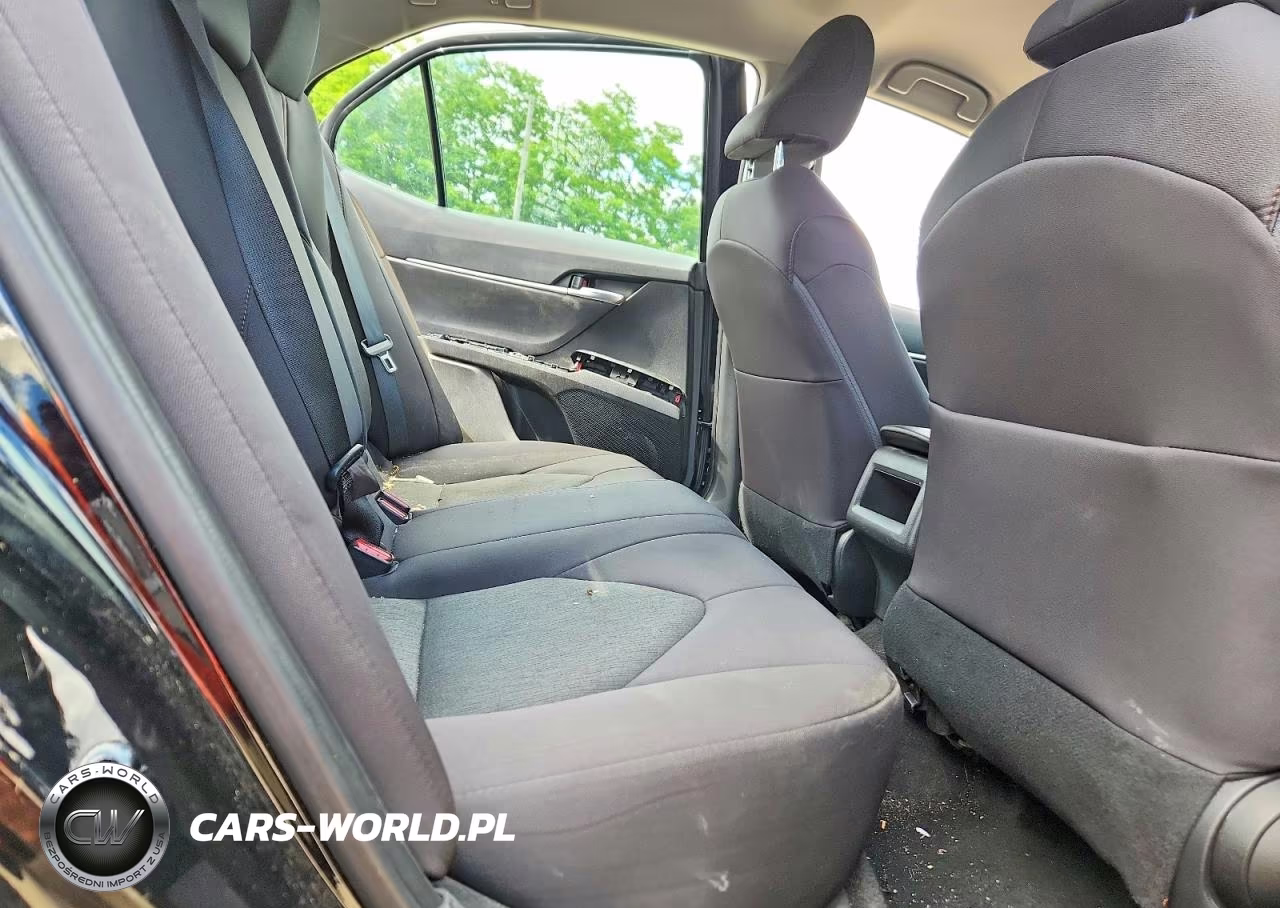 2020 Toyota Camry Le VIN:4T1C11AK5LU927553 - 11