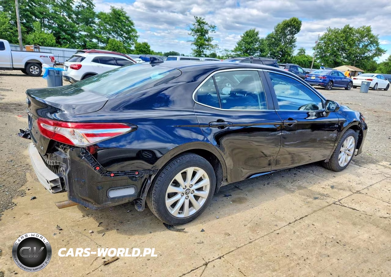 2020 Toyota Camry Le VIN:4T1C11AK5LU927553 - 3