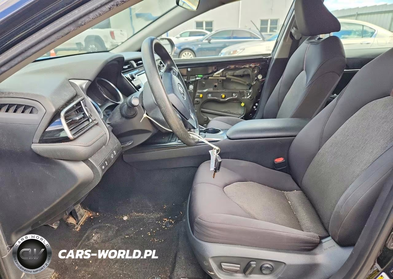 2020 Toyota Camry Le VIN:4T1C11AK5LU927553 - 8