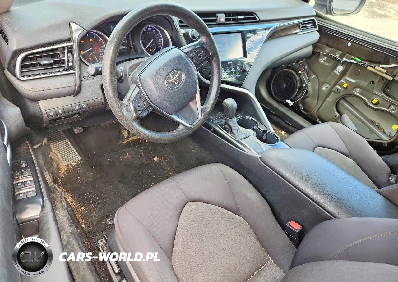 2020 Toyota Camry Le VIN:4T1C11AK5LU927553 - 9