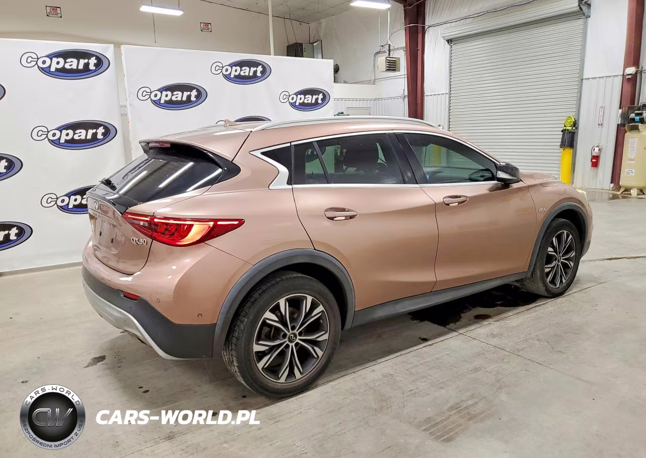 2018 Infiniti Qx30 Premium VIN:SJKCH5CR3JA046914 - 3