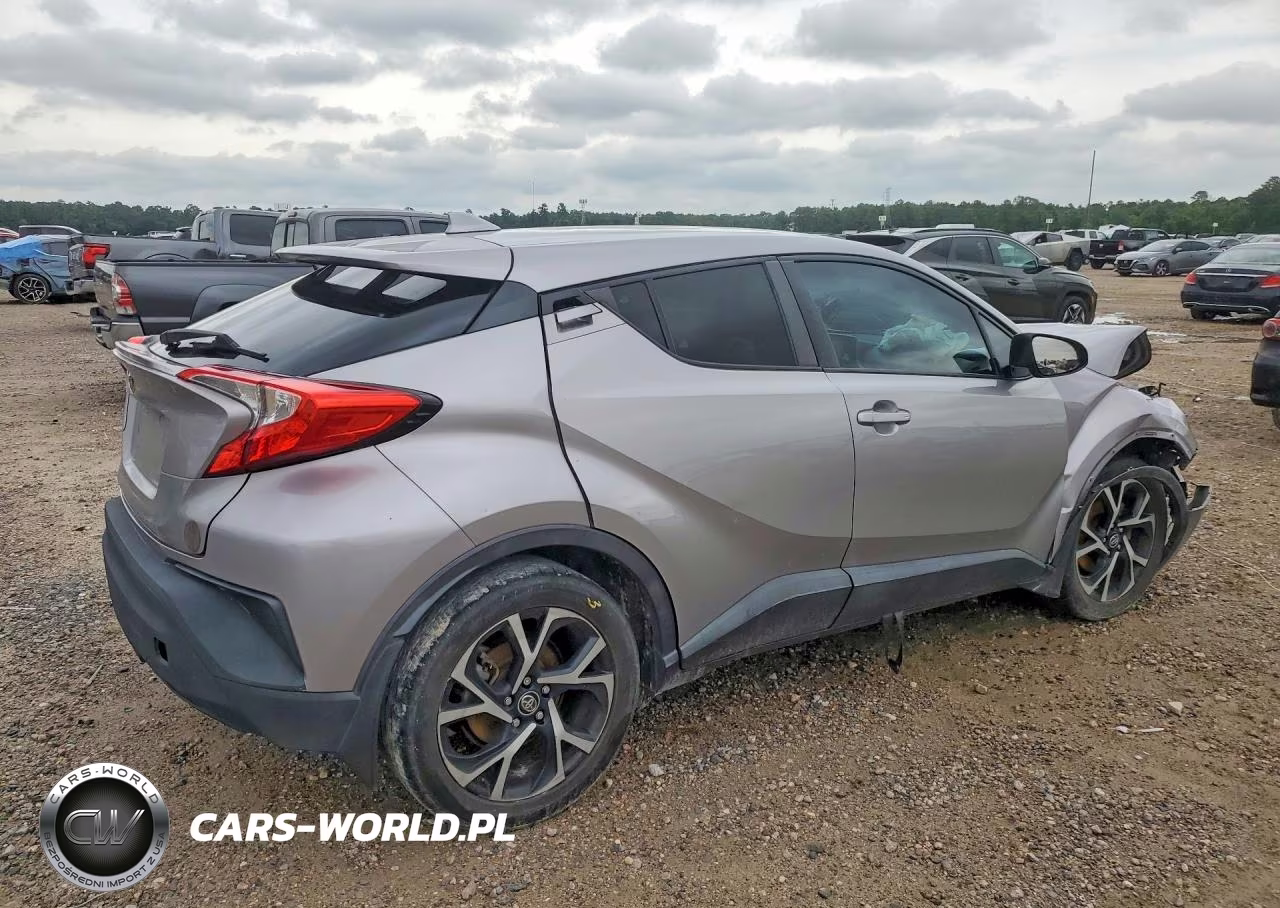 2018 Toyota C-Hr Xle Premium VIN:NMTKHMBX7JR030807 - 3