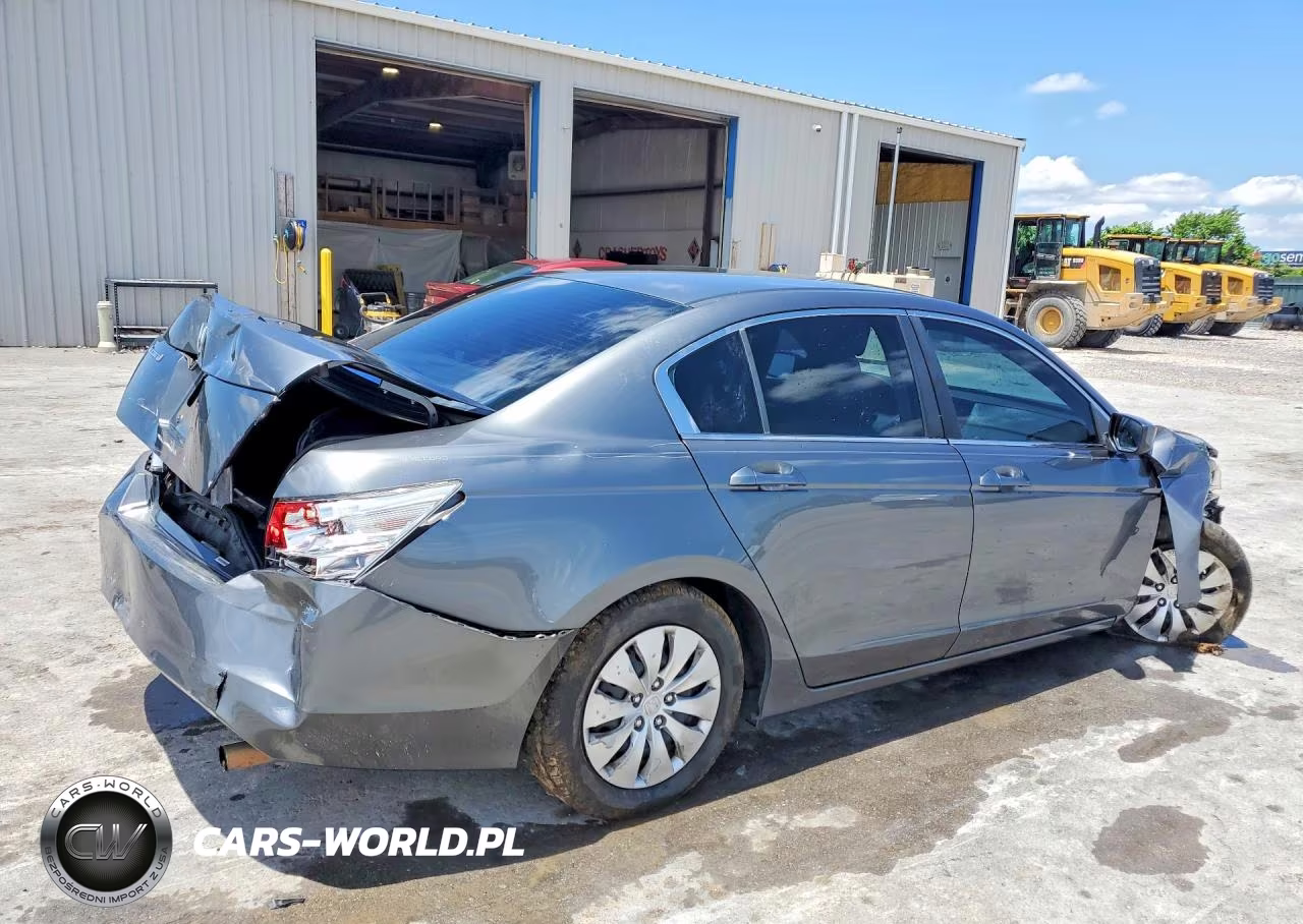 2008 Honda Accord Lx VIN:JHMCP26398C079196 - 3