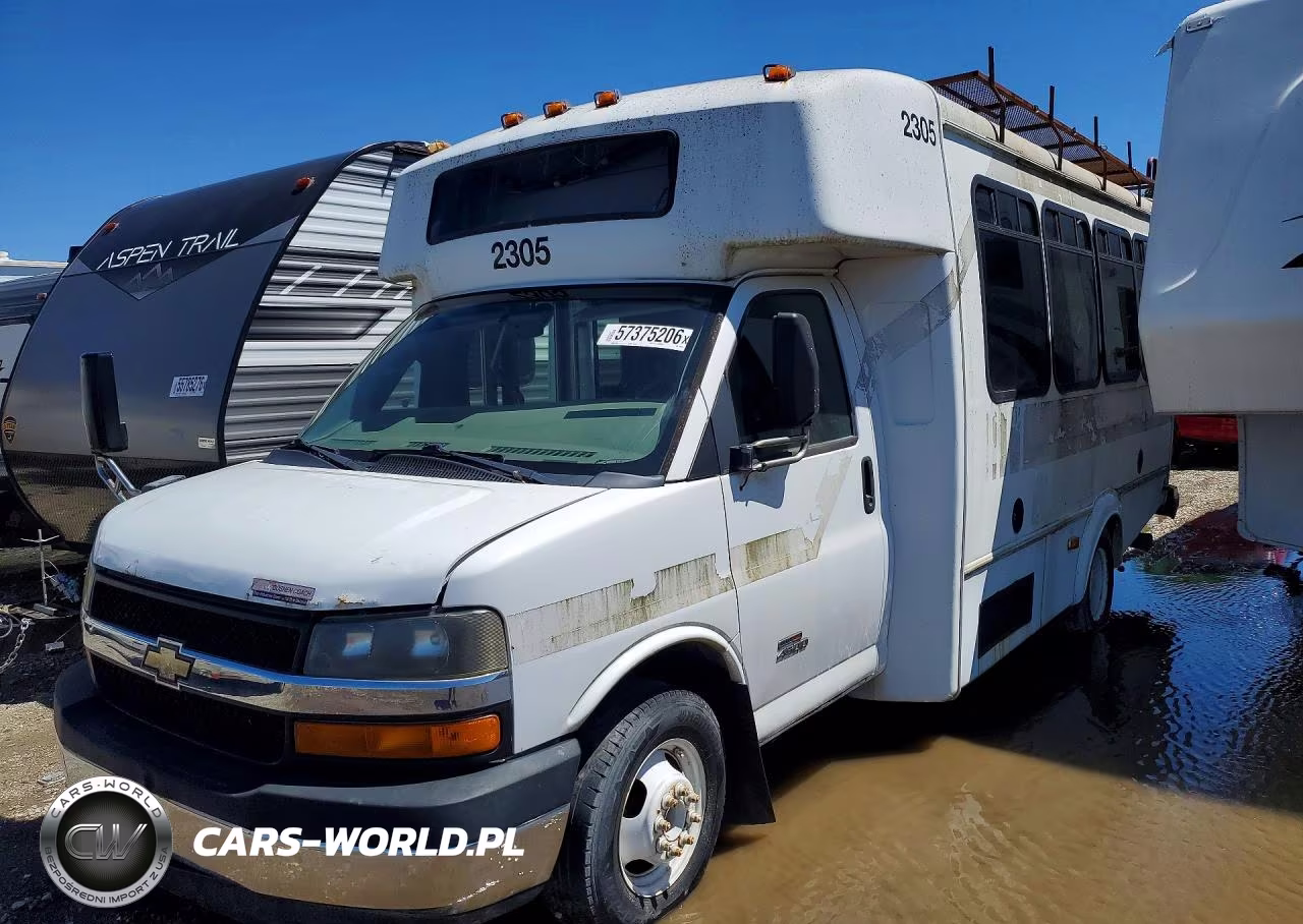 2013 Chevrolet Express G4500 – zdjęcie 1 z 13