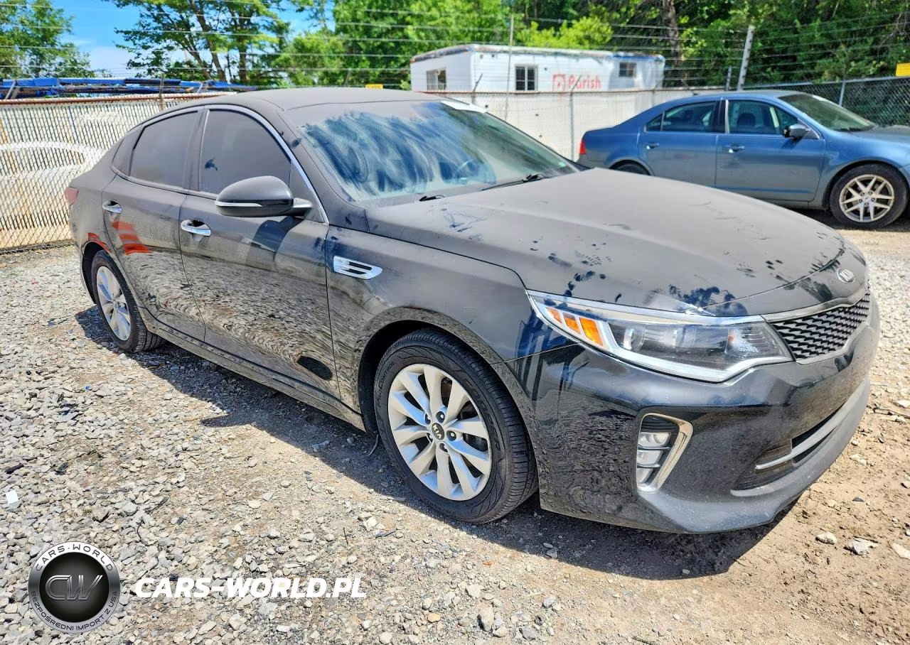 2018 Kia Optima S VIN:5XXGT4L37JG211148 - 4