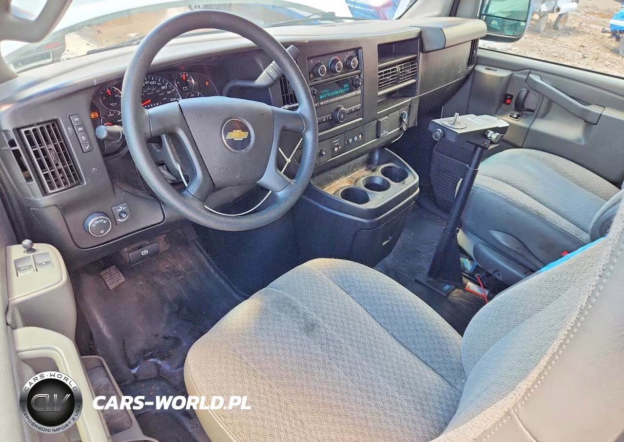 2020 Chevrolet Express G2500 VIN:1GCWGAFGXL1209566 - 8