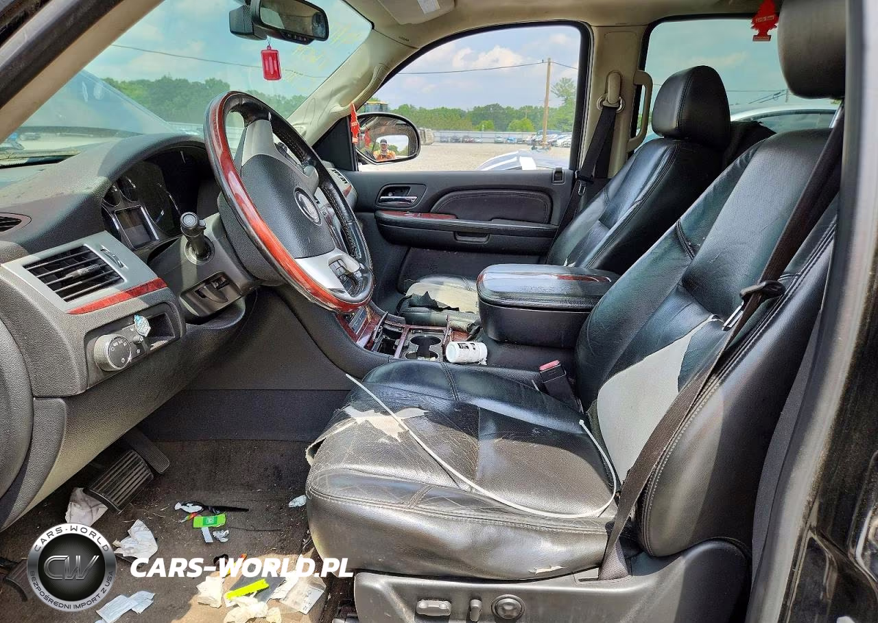 2007 Cadillac Escalade Luxury VIN:1GYFK63877R426874 - 7