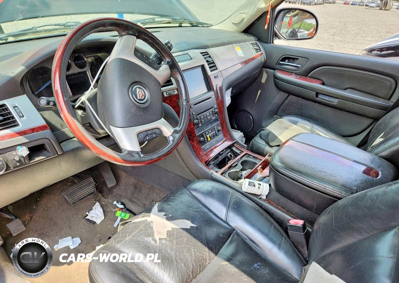 2007 Cadillac Escalade Luxury VIN:1GYFK63877R426874 - 8