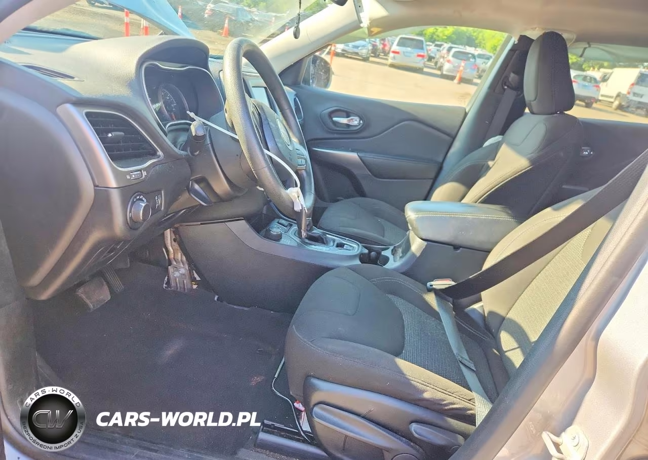 2021 Jeep Cherokee Latitude VIN:1C4PJMCB1MD153968 - 7
