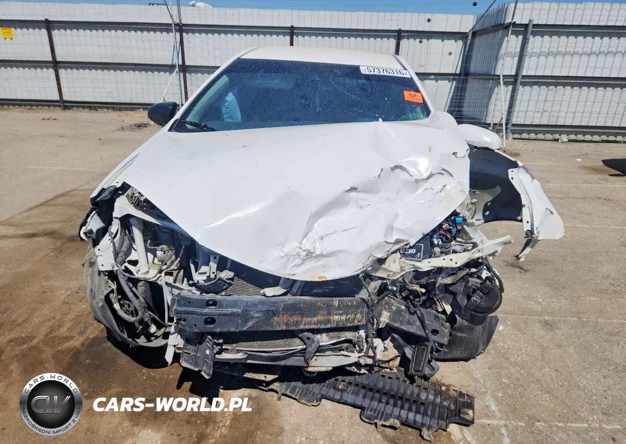 2018 Toyota Corolla Le VIN:2T1BURHE7JC053836 - 5