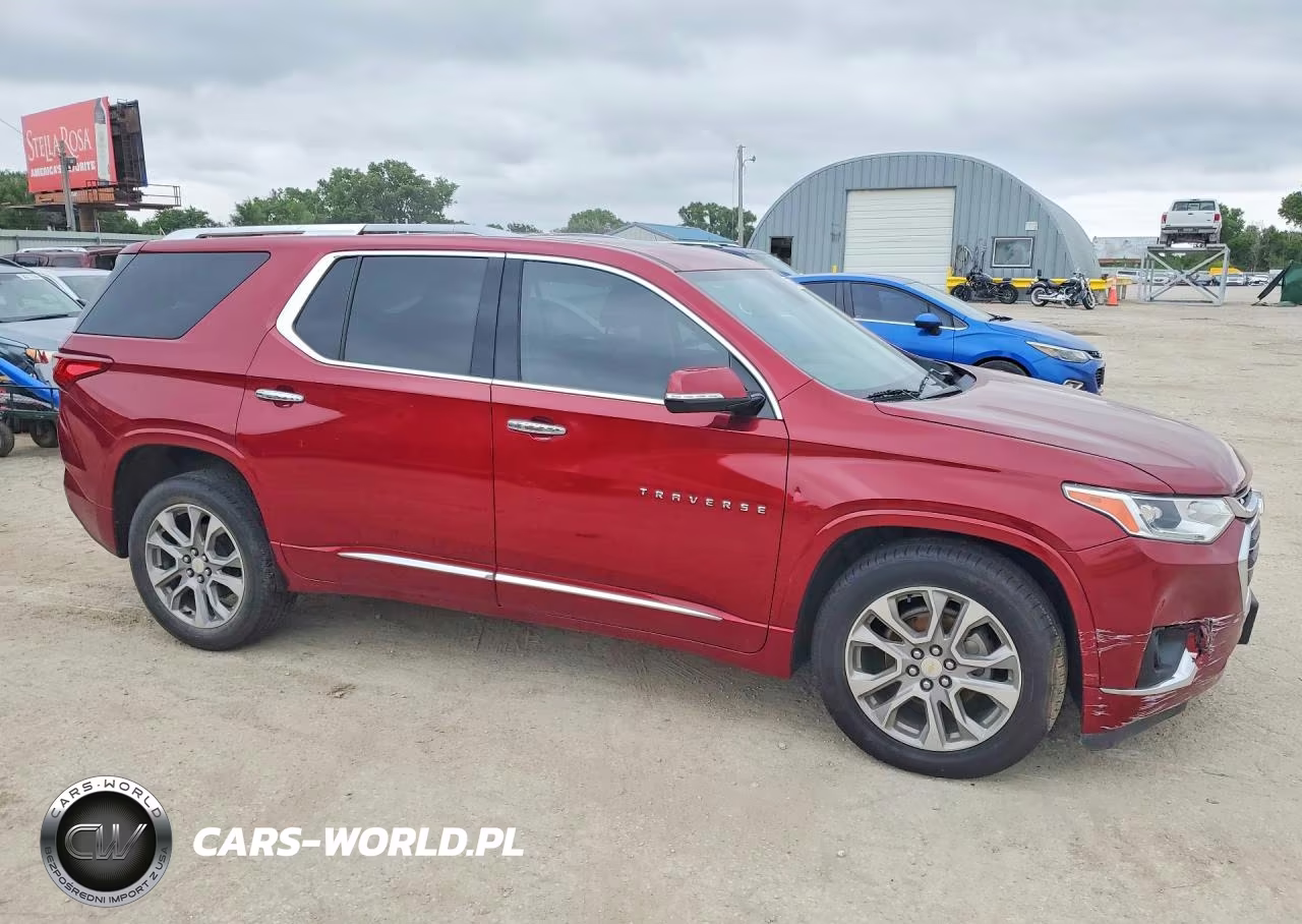 2018 Chevrolet Traverse Premier VIN:1GNERKKW1JJ268311 - 4