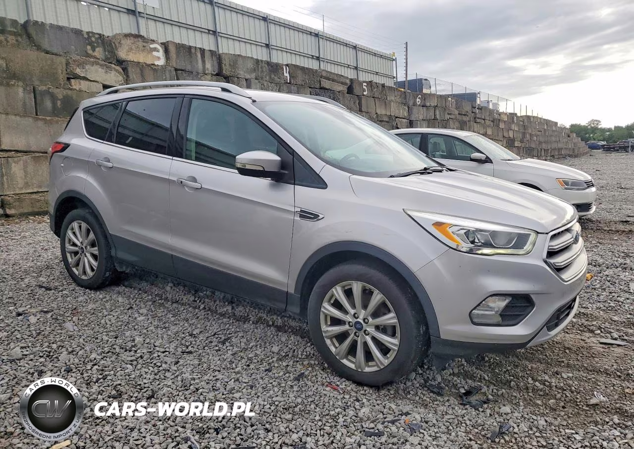 2017 Ford Escape Titanium VIN:1FMCU9JD2HUC21798 - 4
