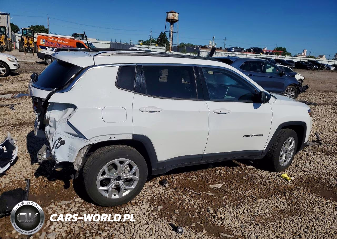 2025 Jeep Compass Latitude VIN:3C4NJDBN1ST577595 - 3