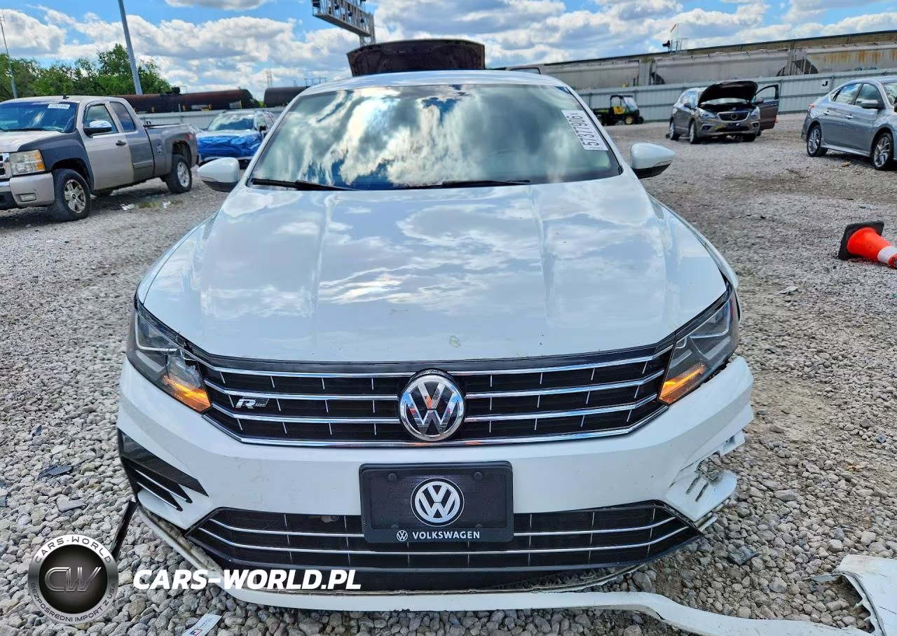 2017 Volkswagen Passat R-Line VIN:1VWDT7A38HC021728 - 5