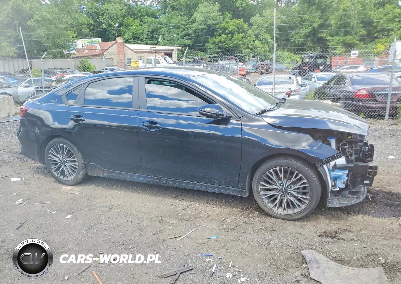 2023 Kia Forte Gt Line VIN:3KPF54AD6PE546629 - 4