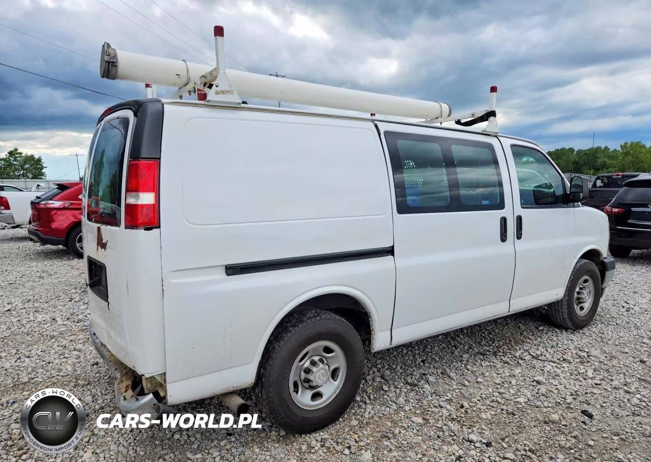 2018 Chevrolet Express G2500 VIN:1GCWGAFG7J1908912 - 3
