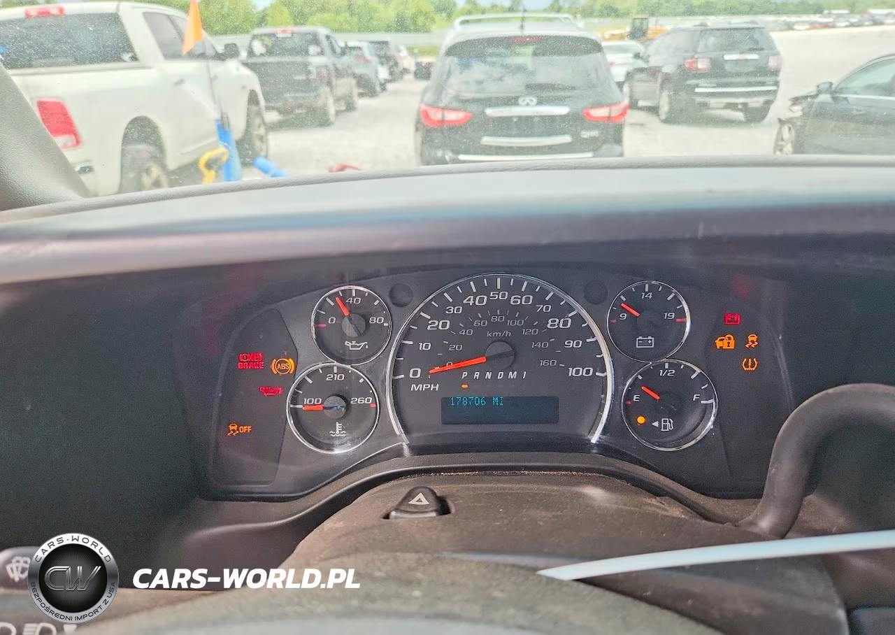 2018 Chevrolet Express G2500 VIN:1GCWGAFG7J1908912 - 9