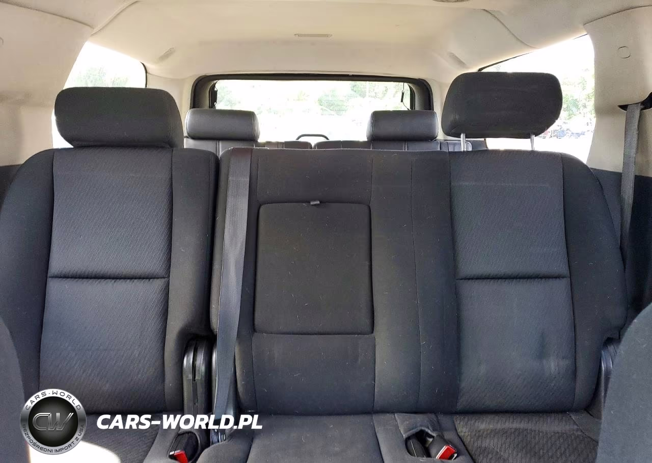 2010 Chevrolet Suburban K1500 Ls VIN:1GNUKHE36AR271985 - 10