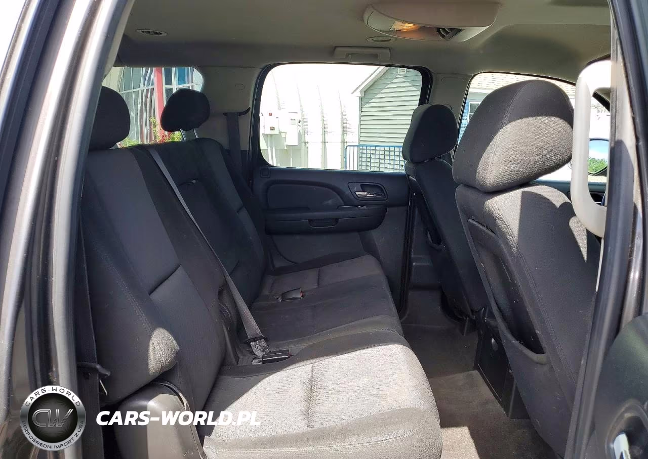 2010 Chevrolet Suburban K1500 Ls VIN:1GNUKHE36AR271985 - 11