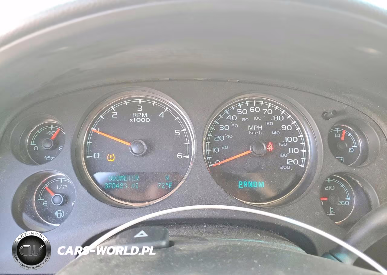 2010 Chevrolet Suburban K1500 Ls VIN:1GNUKHE36AR271985 - 9