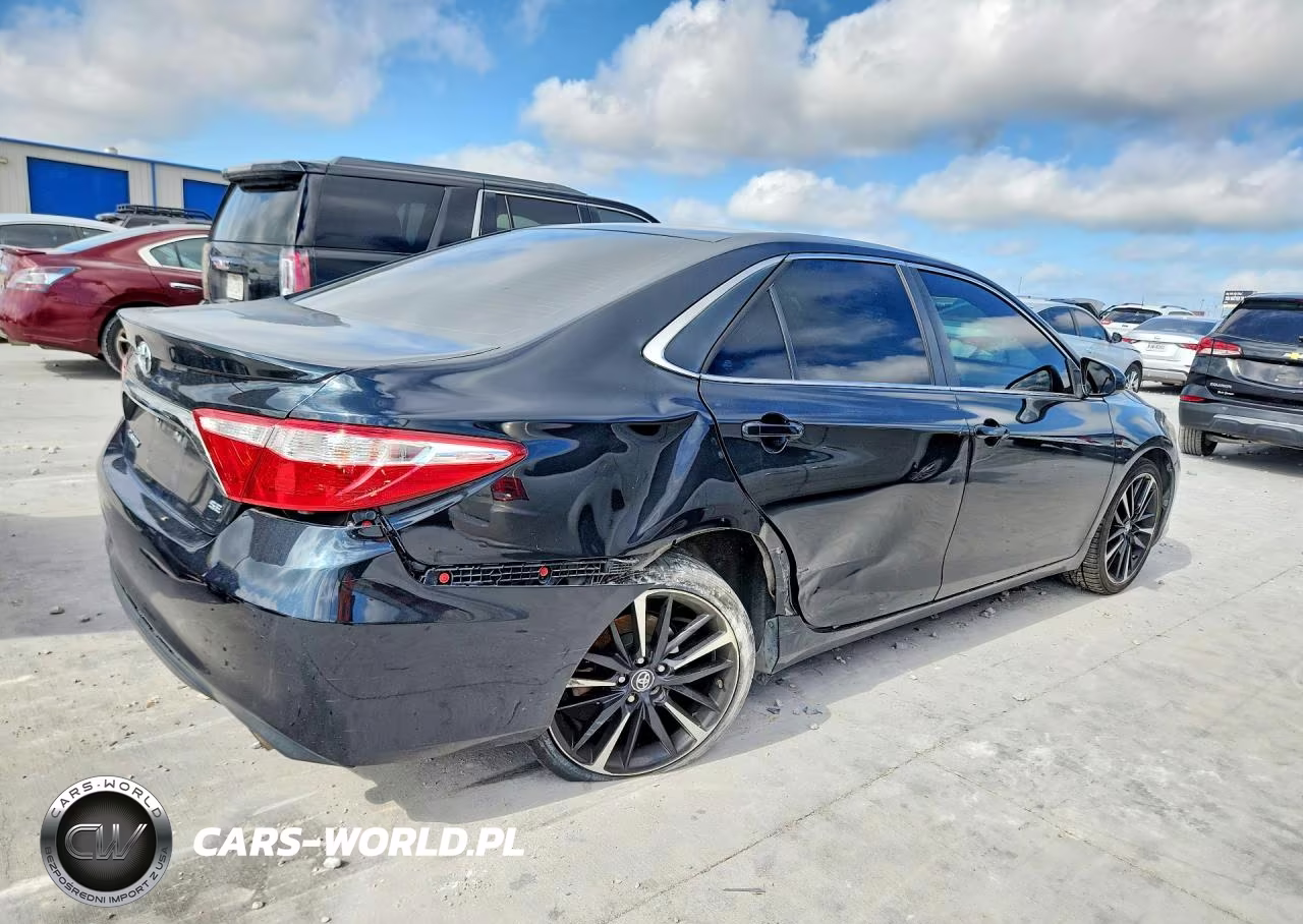 2015 Toyota Camry Se VIN:4T1BF1FK9FU015633 - 3