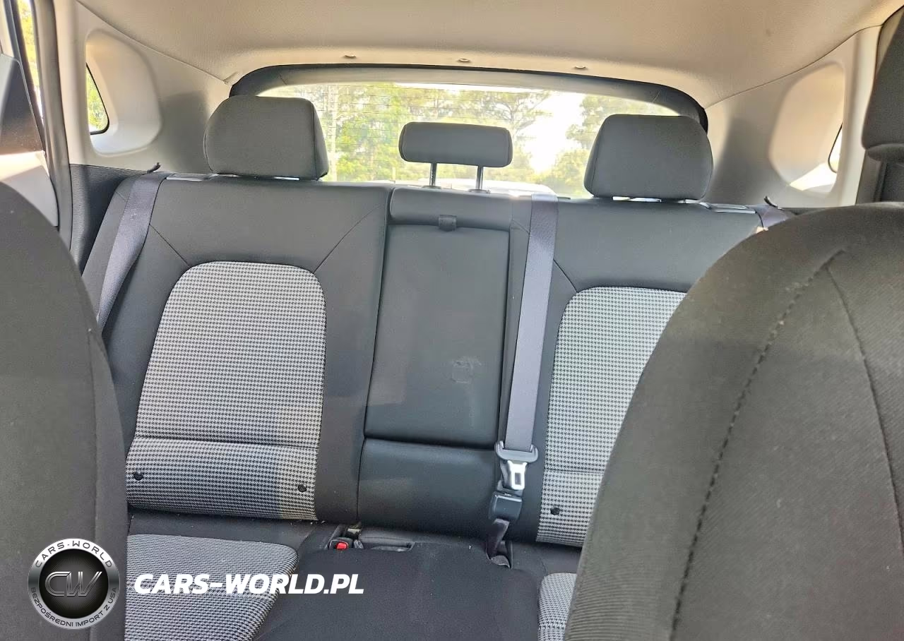 2019 Hyundai Kona Se VIN:KM8K1CAA3KU279384 - 10