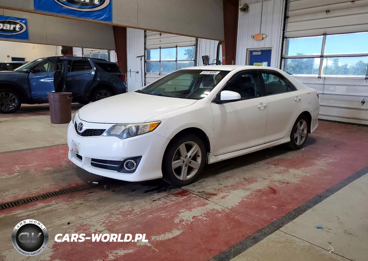 2013 Toyota Camry Se – zdjęcie 1 z 12