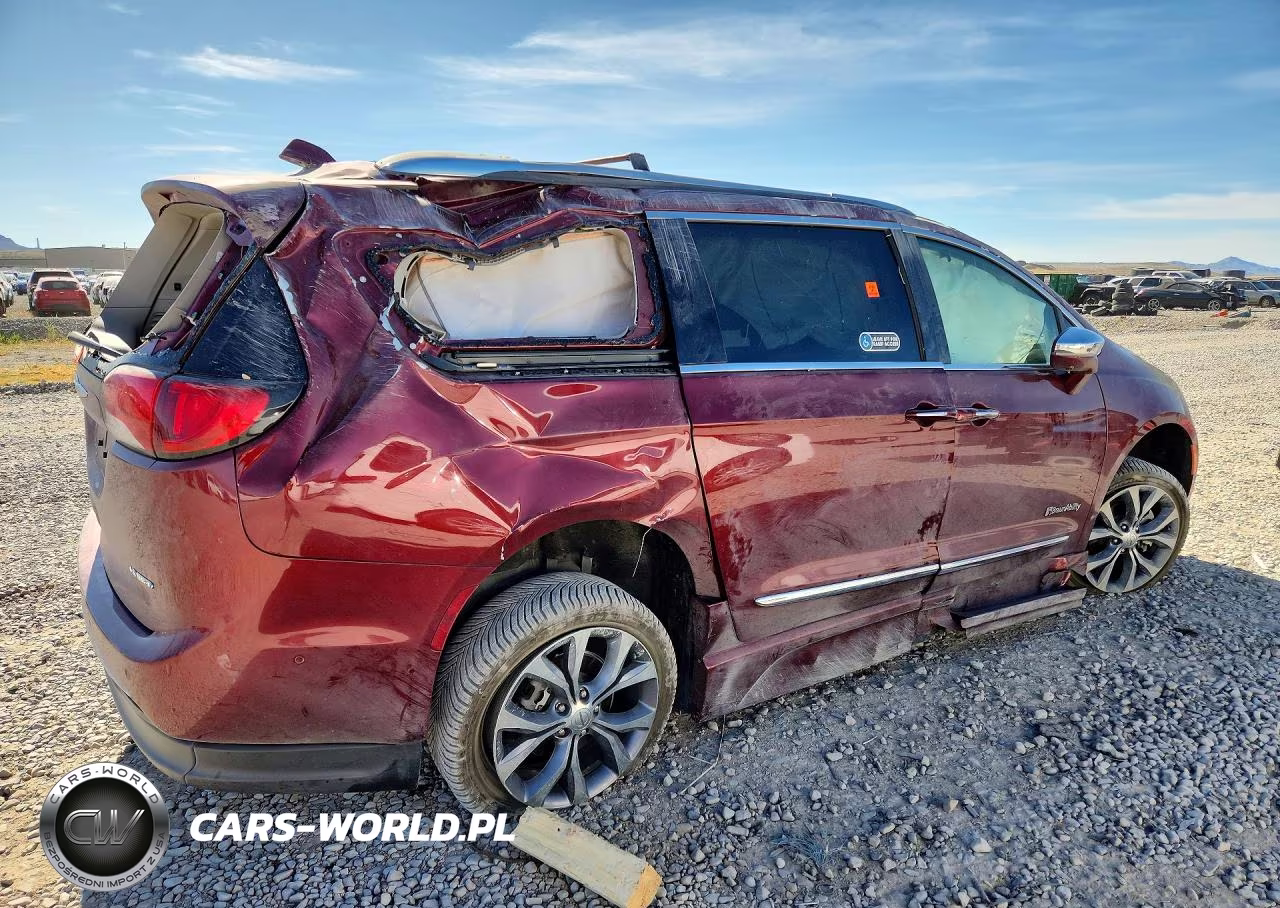 2019 Chrysler Pacifica Limited VIN:2C4RC1GG1KR613857 - 3