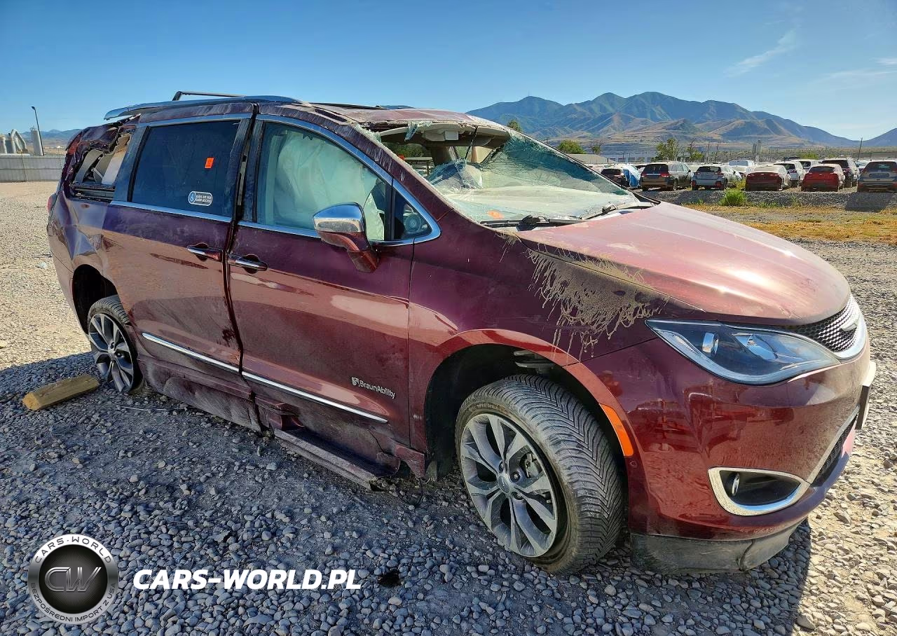 2019 Chrysler Pacifica Limited VIN:2C4RC1GG1KR613857 - 4