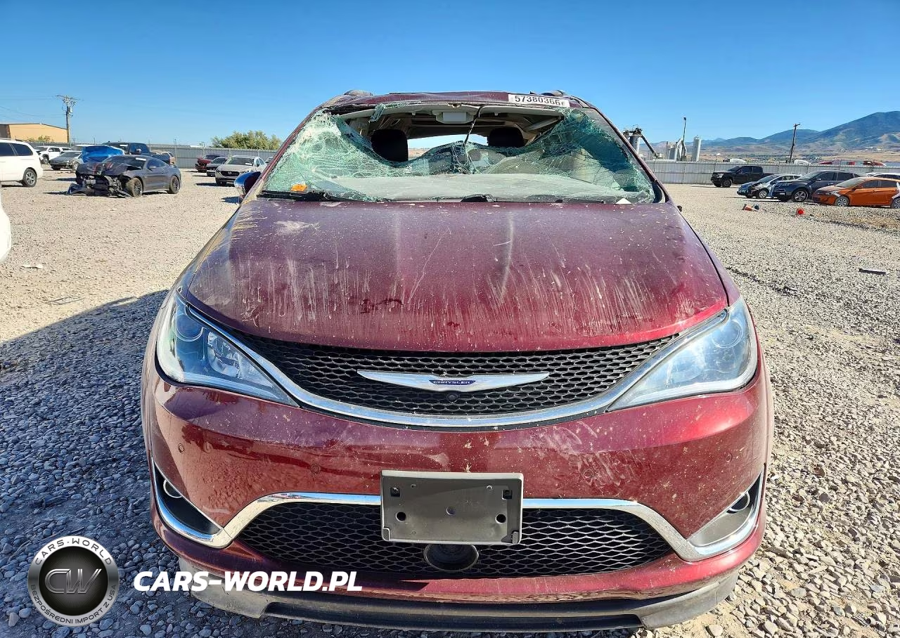 2019 Chrysler Pacifica Limited VIN:2C4RC1GG1KR613857 - 5
