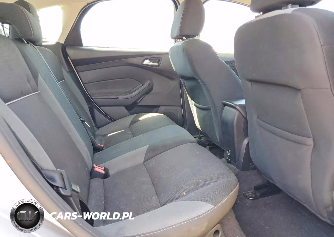 2014 Ford Focus Se VIN:1FADP3K26EL287076 - 10