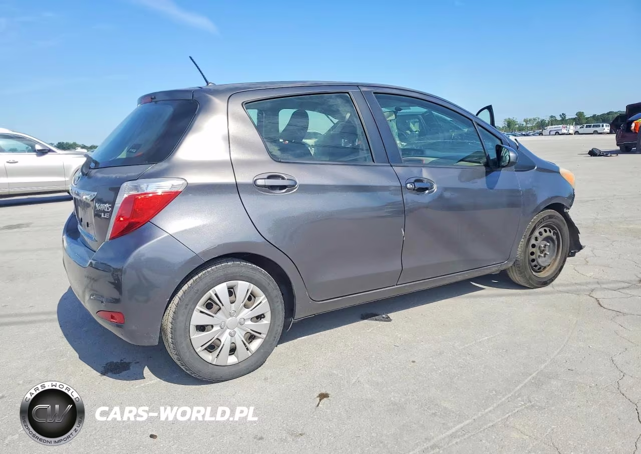 2013 Toyota Yaris 5-Door Le VIN:JTDKTUD35DD571655 - 3