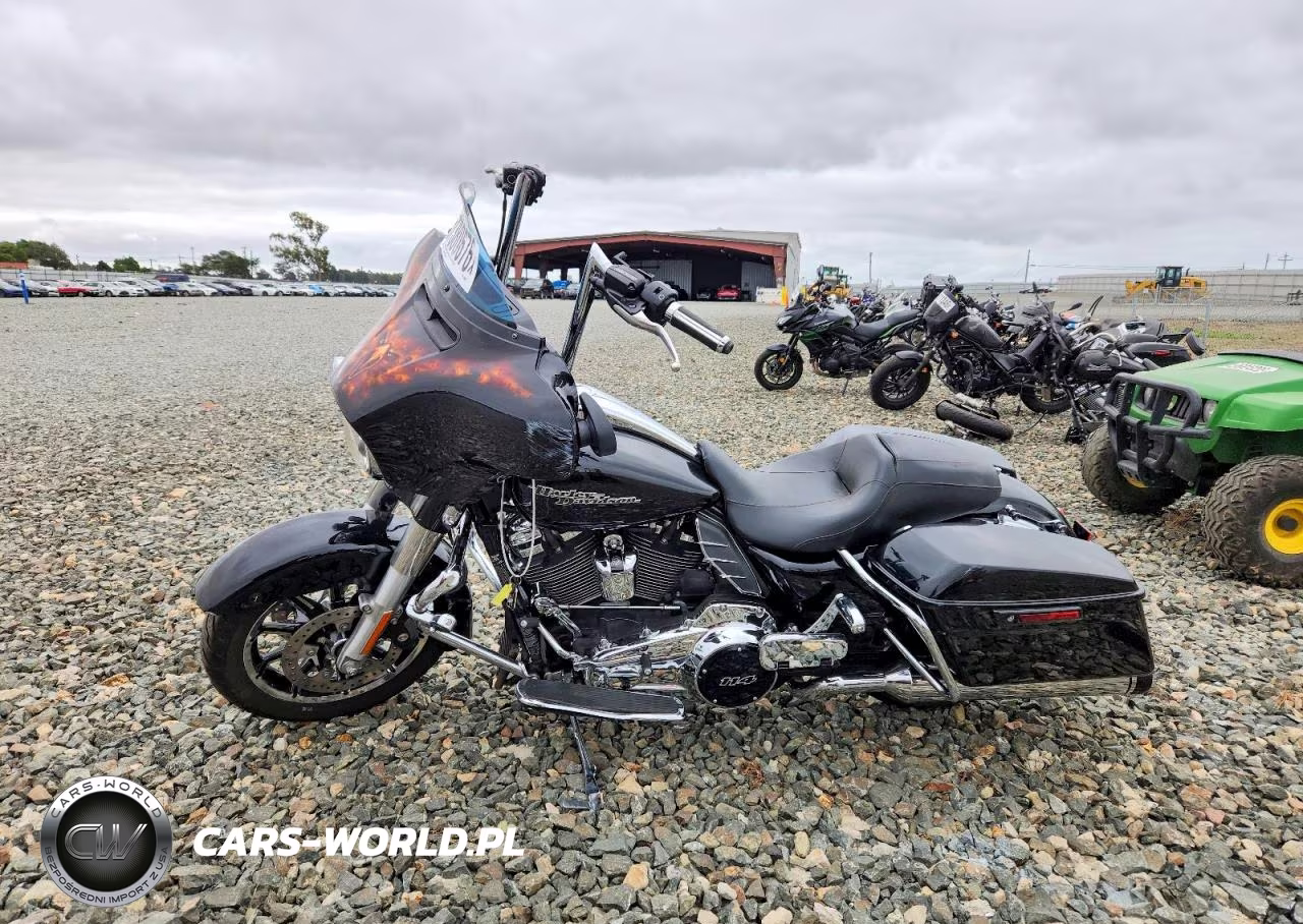 2017 Harley-Davidson Flhxs Street Glide Special VIN:1HD1KRC33HB659228 - 3