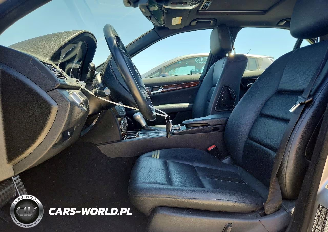 2010 Mercedes-Benz C 300 VIN:WDDGF5EB6AR130338 - 7