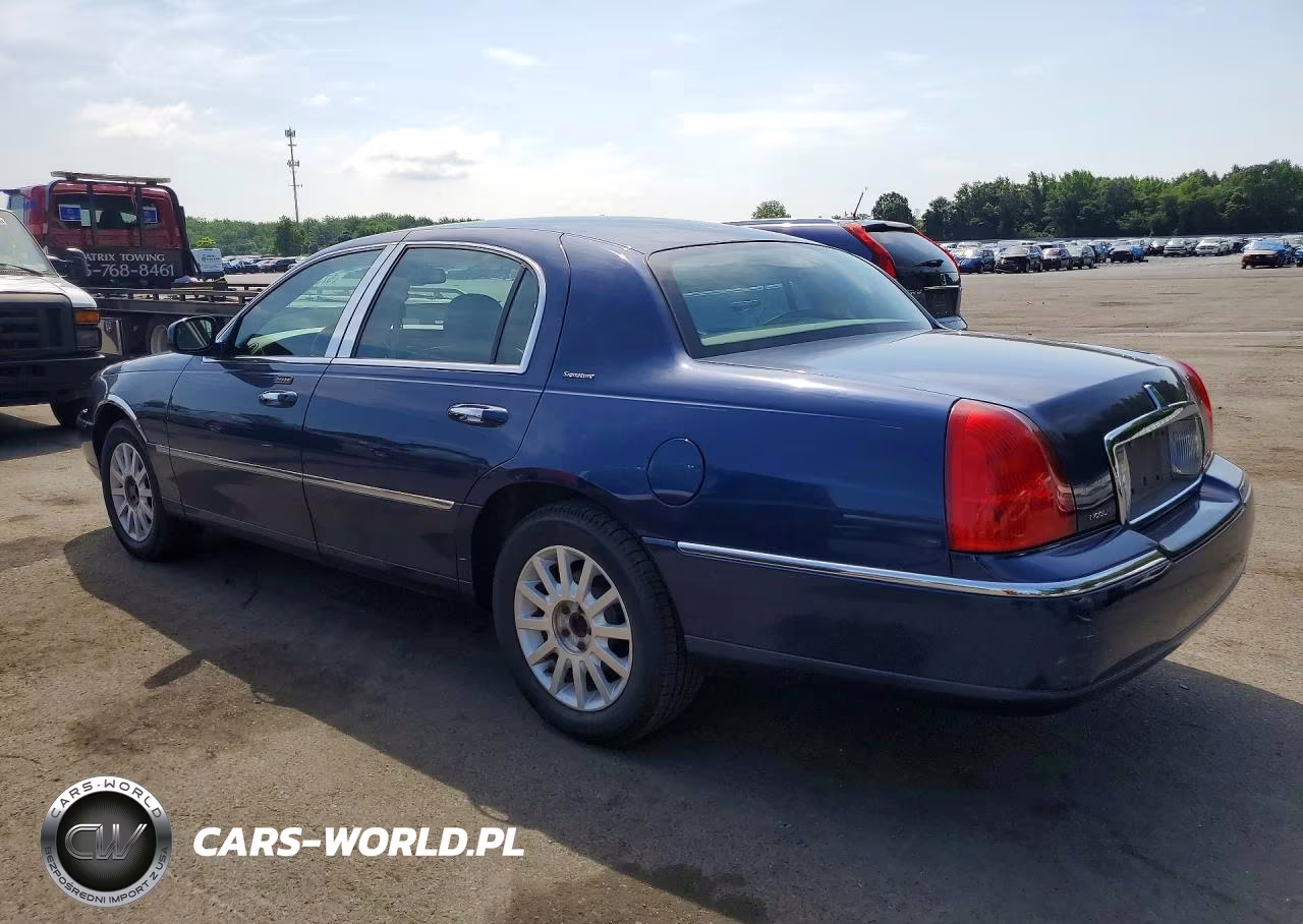 2007 Lincoln Town Car Signature VIN:1LNHM81V77Y610209 - 2