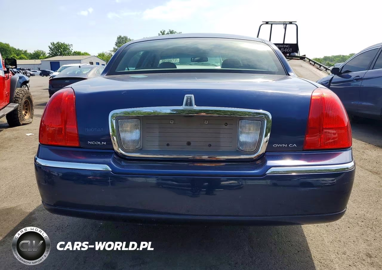 2007 Lincoln Town Car Signature VIN:1LNHM81V77Y610209 - 6