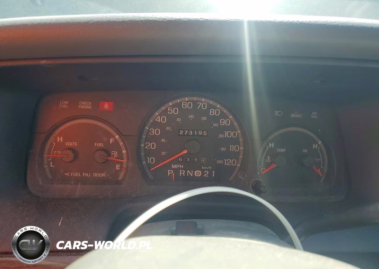 2004 Ford Crown Victoria VIN:2FAFP73W84X170795 - 9