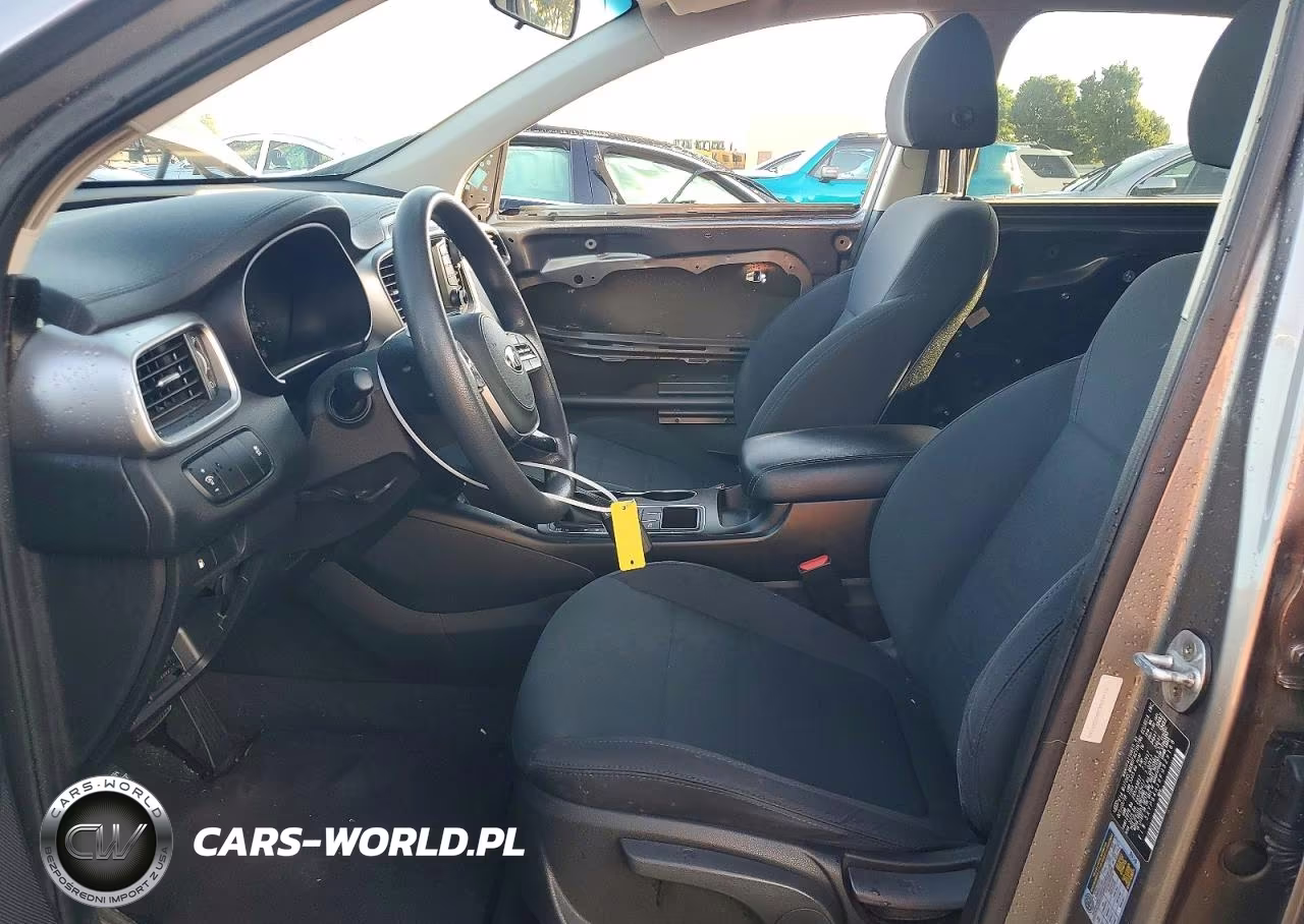 2019 Kia Sorento L VIN:5XYPG4A38KG529168 - 7